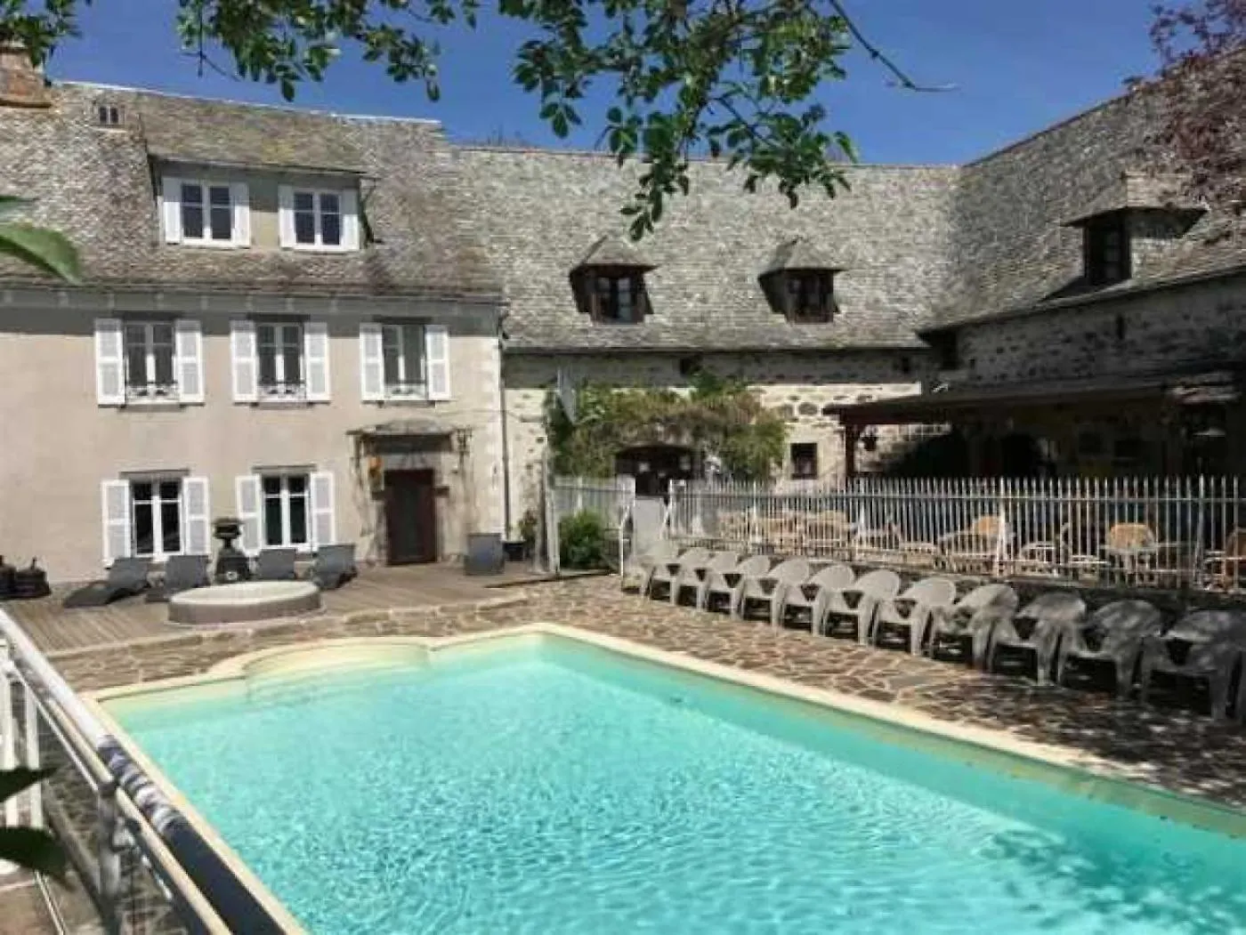 אתר קמפינג Argences-en-Aubrac Camping 3 Etoiles - Piscine - Eehgge