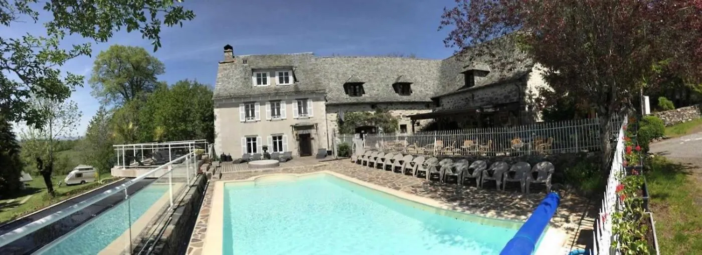 אתר קמפינג Argences-en-Aubrac Camping 3 Etoiles - Piscine - Eehgge