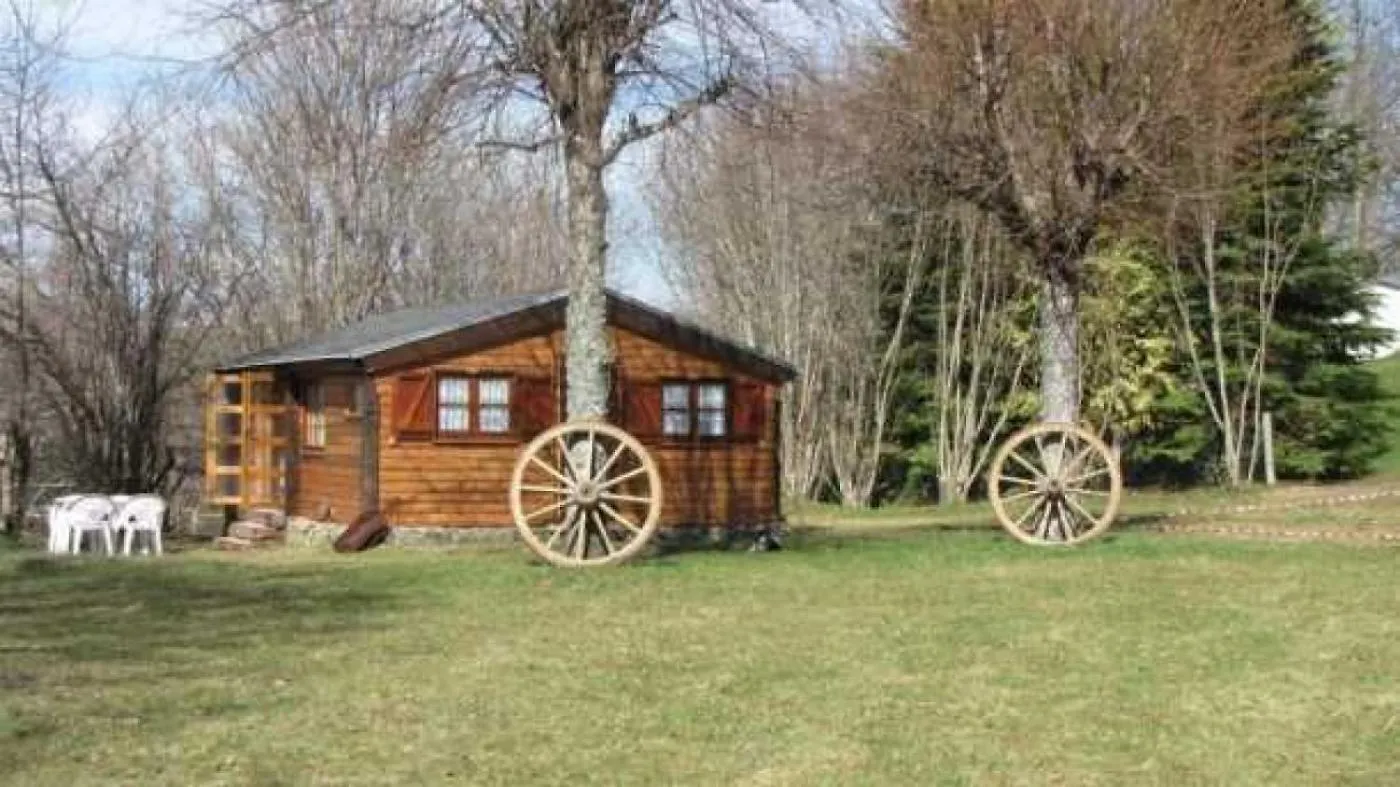 Camping 3 Etoiles - Piscine - Eehgge Argences-en-Aubrac Campsite
